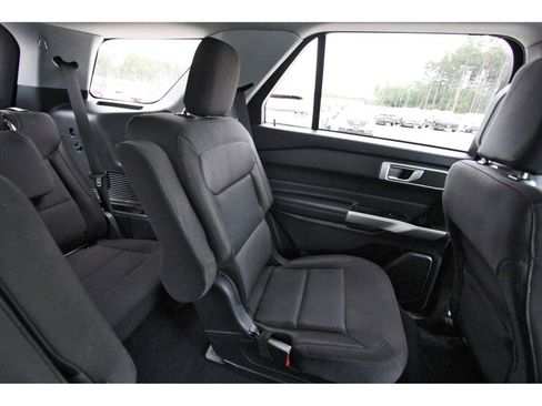 Used 2023 Ford Explorer XLT RWD image 14