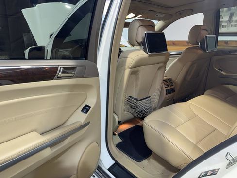 Used 2010 Mercedes-Benz ML 550 4MATIC image 22