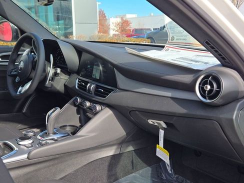 New 2025 Alfa Romeo Giulia AWD image 7