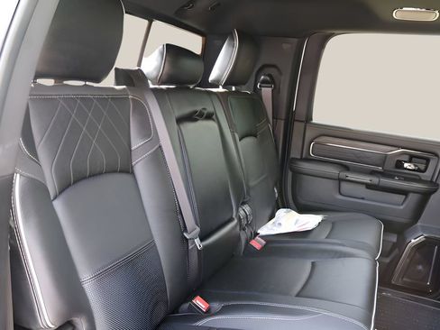 Used 2026 RAM 3500 Limited AWD/4WD image 18