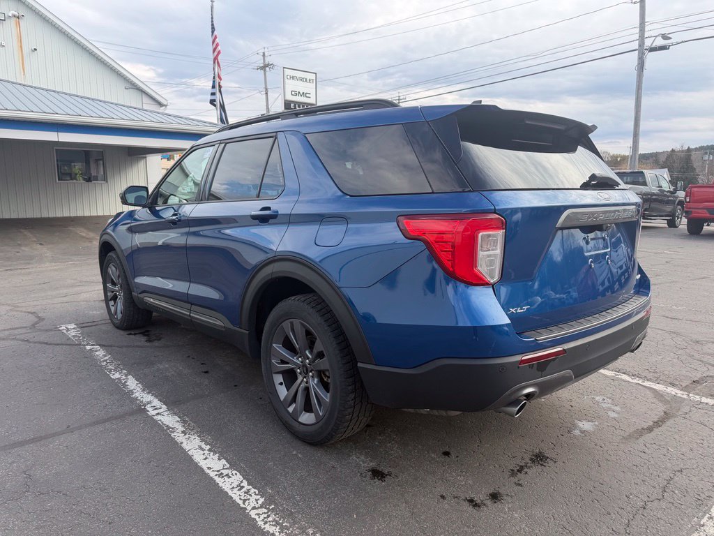 Used 2022 Ford Explorer XLT w/ Equipment Group 202A AWD/4WD image 6