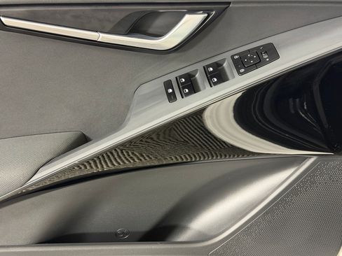 Used 2024 Kia Niro EX w/ EX Cold Weather Package FWD image 14