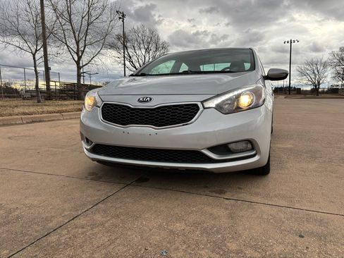 Used 2016 Kia Forte EX w/ EX Premium Package FWD image 4
