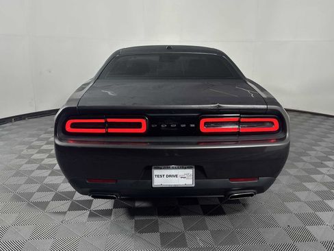 Used 2015 Dodge Challenger SXT RWD image 6
