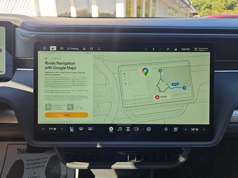 Used 2025 Rivian R1S Adventure image 15