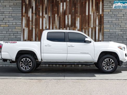 Used 2020 Toyota Tacoma TRD Sport w/ Technology Package AWD/4WD image 8