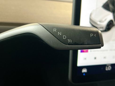 Used 2023 Tesla Model Y Performance AWD/4WD image 13
