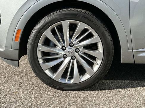 Used 2024 Buick Envision Avenir AWD/4WD image 8