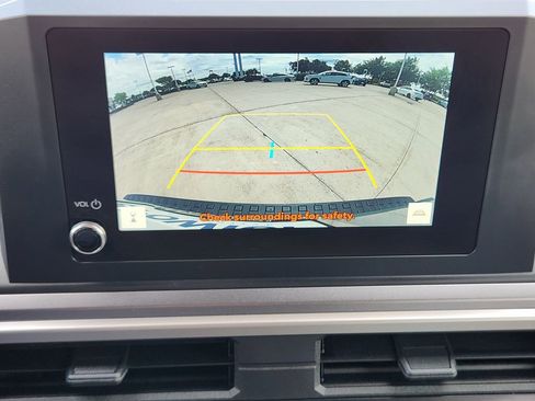 Used 2025 Toyota 4Runner SR5 AWD/4WD image 19