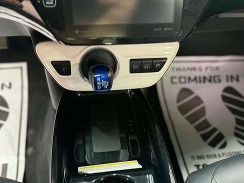 Used 2017 Toyota Prius Prime Premium FWD image 20