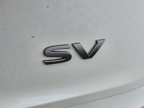 Used 2024 Nissan Rogue SV w/ SV Premium Package image 10