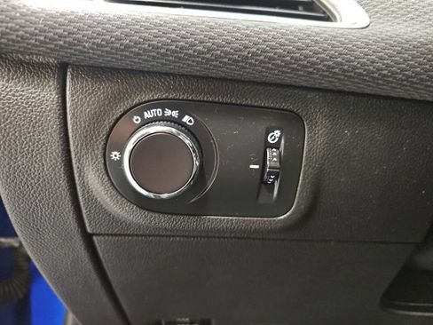 Used 2018 Chevrolet Cruze LT FWD image 16