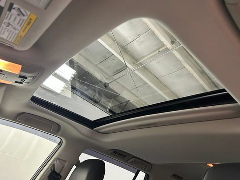 Used 2017 Lexus GX 460 Luxury w/ Preferred Accessory Package AWD/4WD image 18