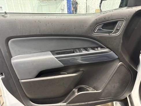 Used 2015 Chevrolet Colorado Z71 AWD/4WD image 9