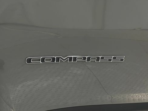 Used 2019 Jeep Compass Limited w/ Safety & Security Group AWD/4WD image 38
