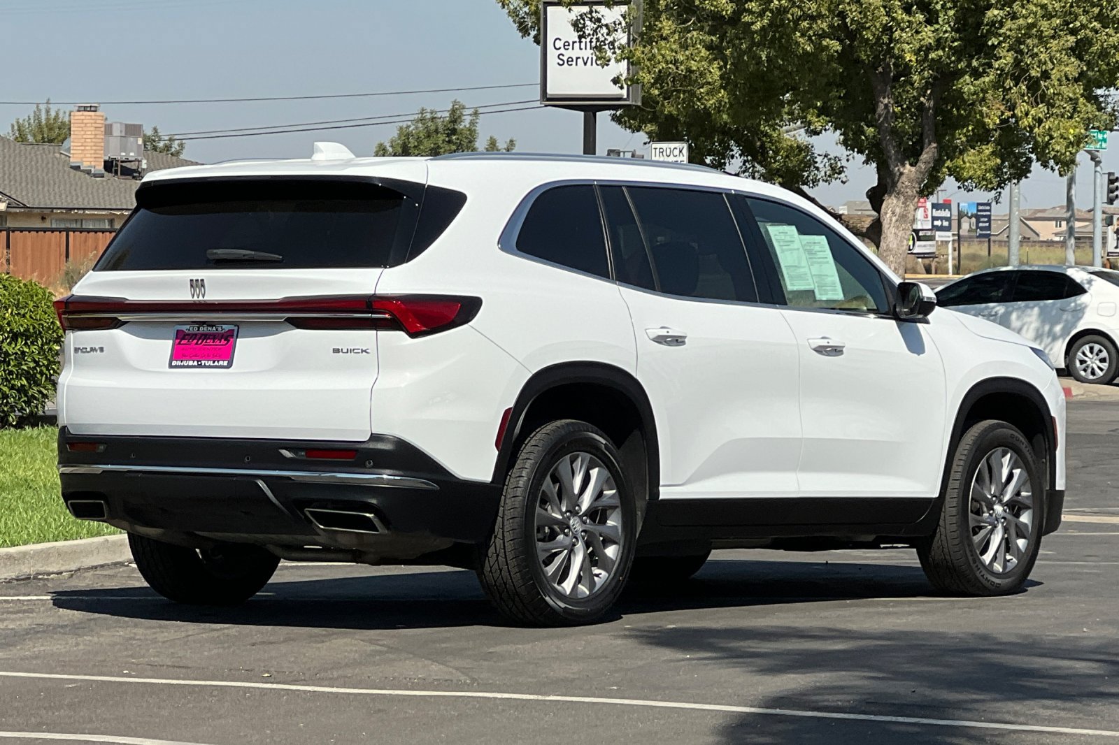 Used 2025 Buick Enclave Preferred FWD image 4