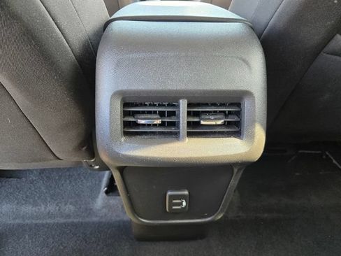 Used 2024 Chevrolet Equinox LT FWD image 12