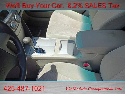 Used 2011 Toyota Camry LE FWD image 17