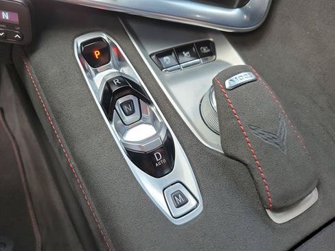 Used 2022 Chevrolet Corvette Stingray Premium Conv w/ Z51 Performance Package RWD image 11
