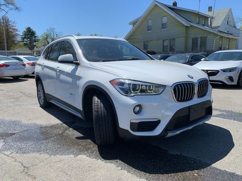 Used 2017 BMW X1 xDrive28i AWD/4WD image 2