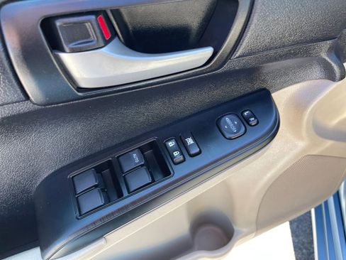 Used 2013 Toyota Camry LE image 22