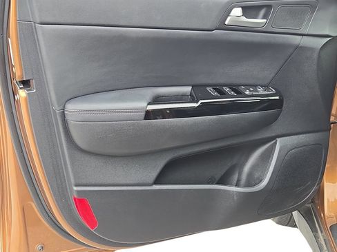 Used 2020 Kia Sportage EX image 16