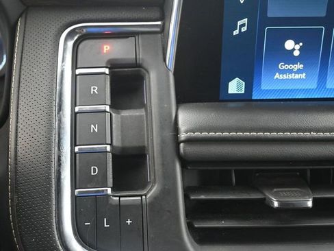 Used 2023 Chevrolet Suburban Premier image 19