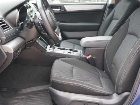 Used 2019 Subaru Outback 2.5i Premium w/ Popular Package #2 AWD/4WD image 9