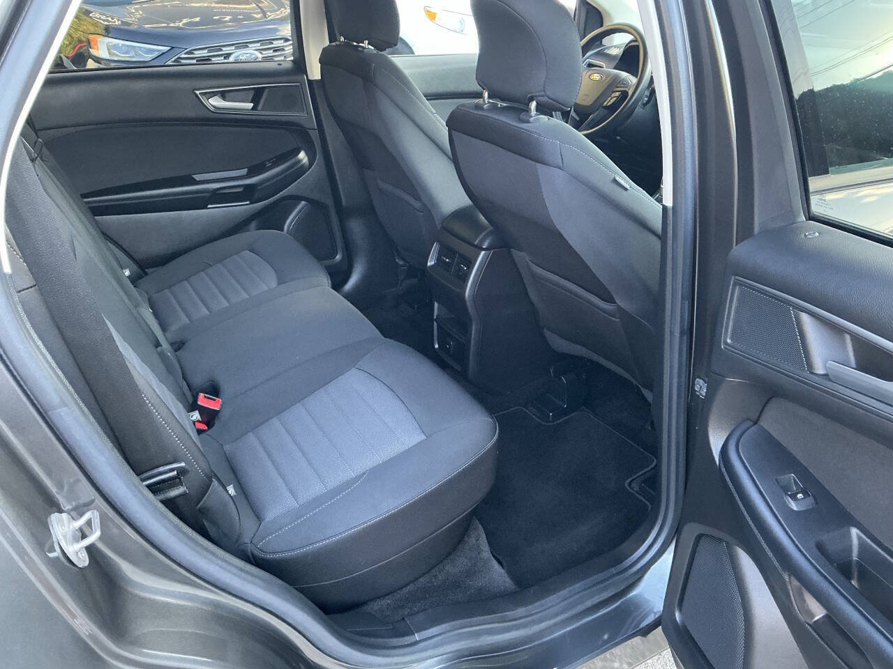 Used 2017 Ford Edge SE w/ Cargo Accessory Package AWD/4WD image 25