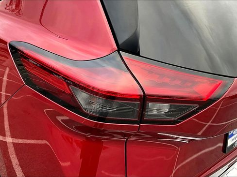 Used 2024 Nissan Rogue S image 25