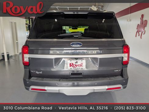 Used 2022 Ford Expedition Max XLT AWD/4WD image 3