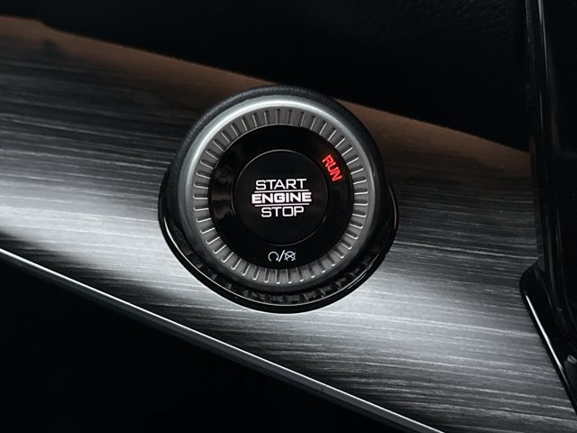 Used 2024 Jeep Wagoneer L Series II RWD image 25