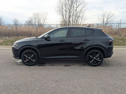 Used 2024 Dodge Hornet GT image 6