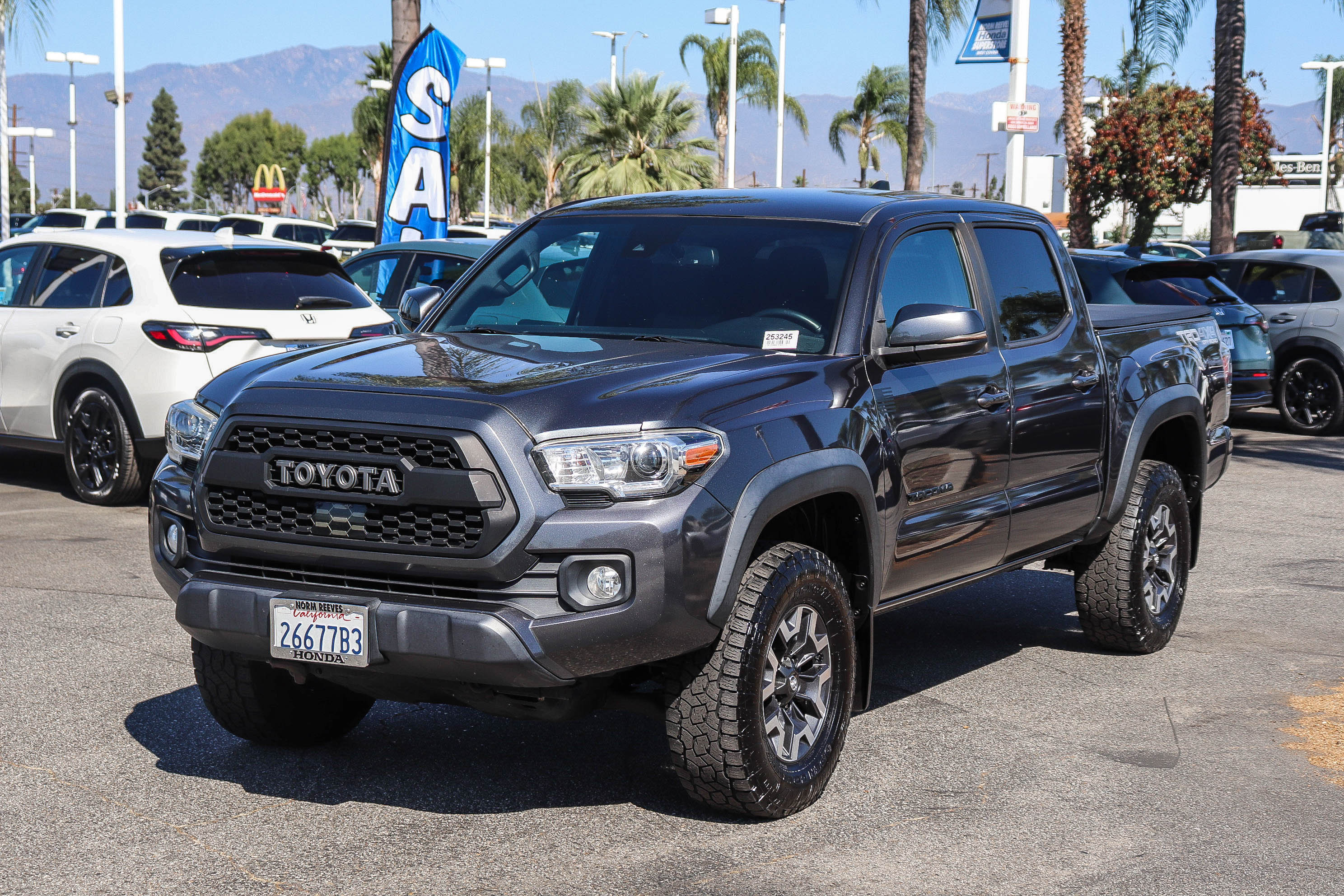 Used 2020 Toyota Tacoma TRD Off-Road w/ Technology Package AWD/4WD image 3