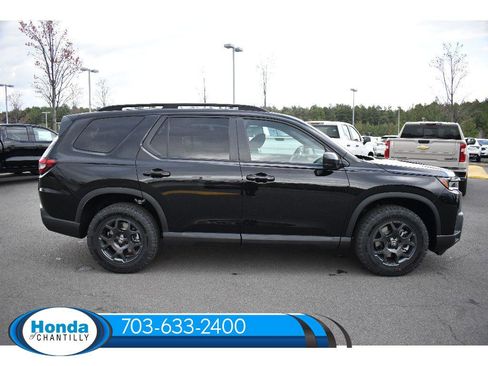 New 2026 Honda Pilot TrailSport image 8