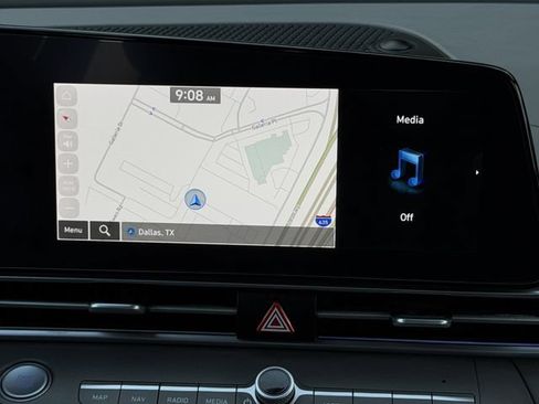 Used 2024 Hyundai Elantra SEL FWD image 16