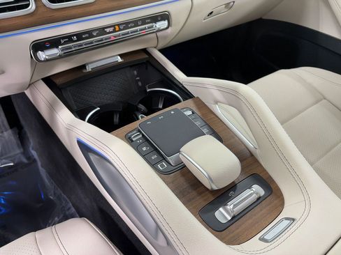 Certified 2025 Mercedes-Benz GLS 450 4MATIC image 15