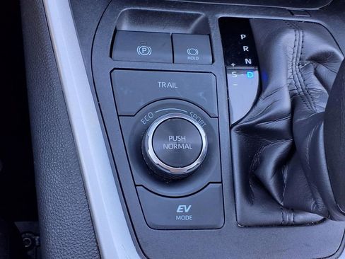 Used 2024 Toyota RAV4 XLE image 20