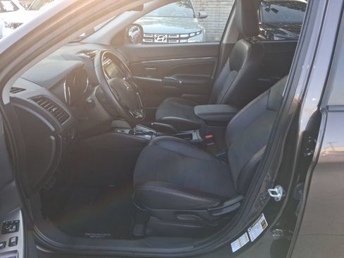 Used 2025 Mitsubishi Outlander Sport SE AWD/4WD image 4