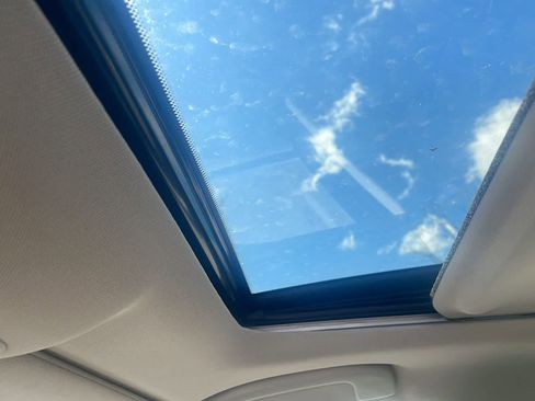 Used 2018 INFINITI Q50 Luxe w/ Essential Package (3.0T Luxe) image 17