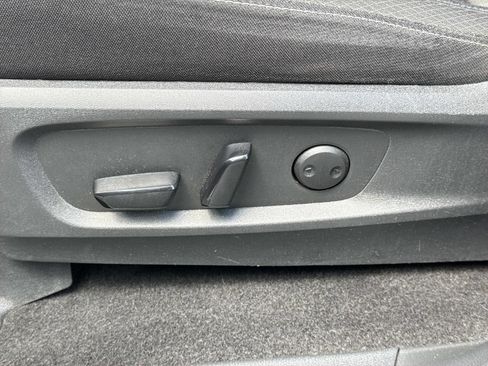 Used 2024 Nissan Pathfinder SV FWD image 22