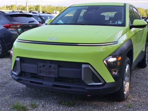 Used 2024 Hyundai Kona SE AWD/4WD image 3