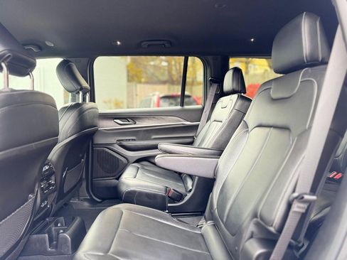 Used 2024 Jeep Grand Cherokee L Limited image 20