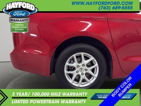 Used 2025 Chrysler Pacifica Select FWD image 27