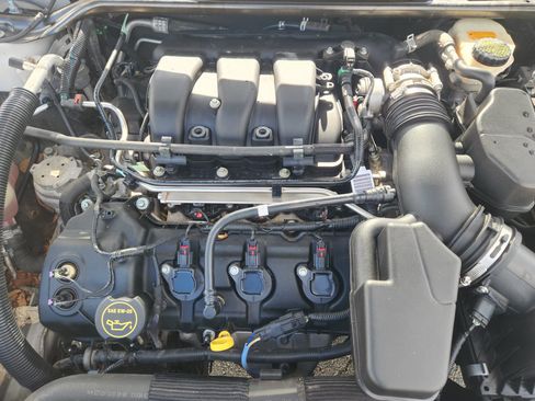 Used 2014 Ford Taurus SEL w/ Equipment Group 201A FWD image 32