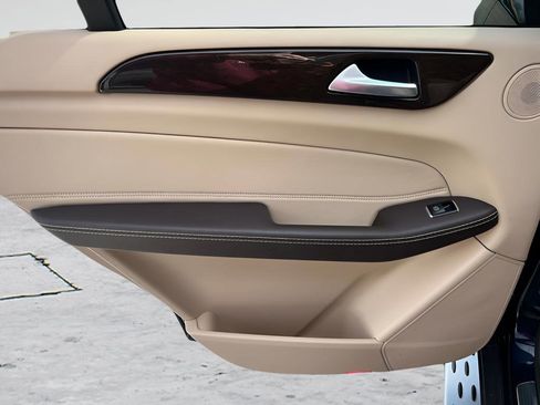 Used 2017 Mercedes-Benz GLS 450 4MATIC image 24