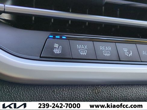 Used 2022 BMW X7 xDrive40i w/ Executive Package image 25