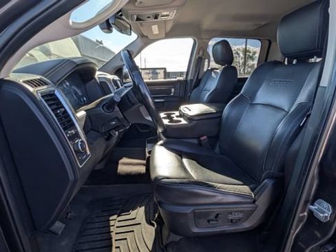 Used 2017 RAM 1500 Laramie AWD/4WD image 3