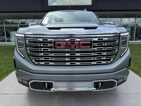 Used 2026 GMC Sierra 1500 Denali w/ Technology Package AWD/4WD image 3