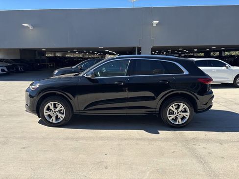 Certified 2025 Audi Q5 Premium w/ Convenience Package image 9